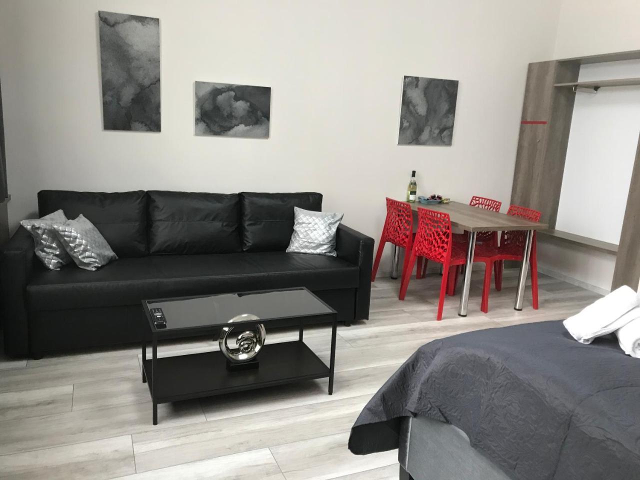 Old Town Boutique Apartments Liberec Bagian luar foto